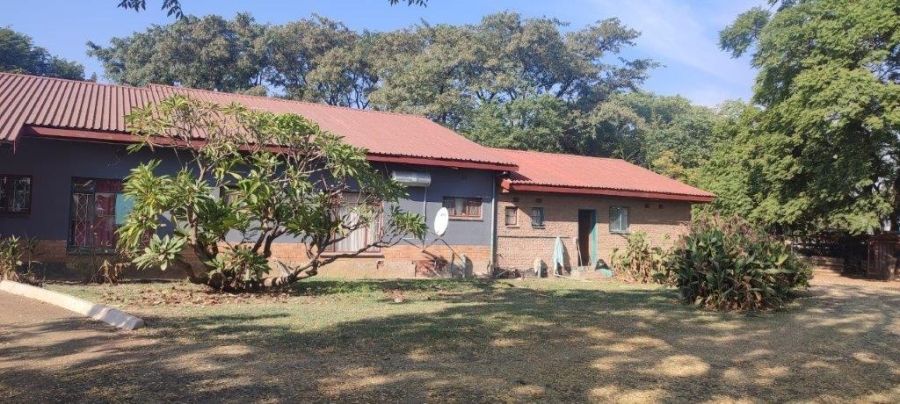 5 Bedroom Property for Sale in Kroondal North West